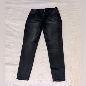 Signature Studio Stretch Denim Skinny Jeans Runs small